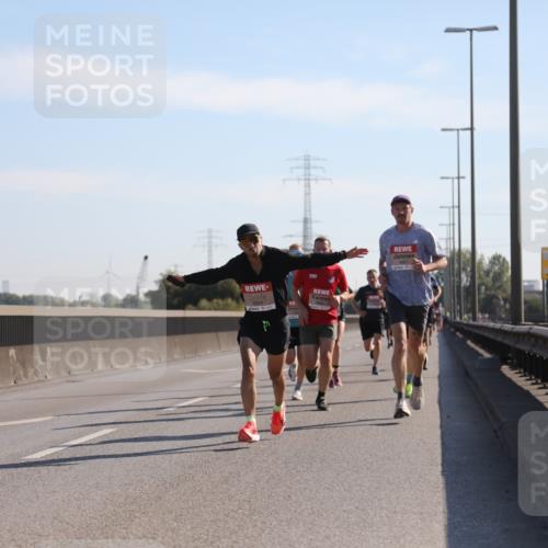 03.10.2025 - Köhlbrandbrückenlauf Yannick Fuchs http://msf.ph/oto/9175777 03.10.2025 11:12:52 Position 3  meine-sportfotos.de