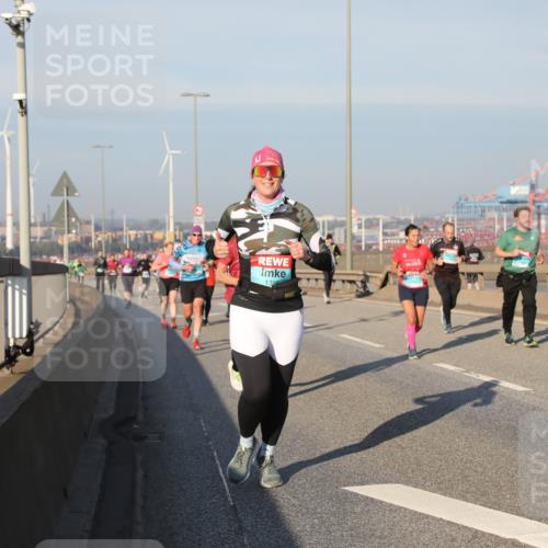 03.10.2025 - Köhlbrandbrückenlauf Yannick Fuchs http://msf.ph/oto/9175797 03.10.2025 08:45:42 Position 2 139 meine-sportfotos.de