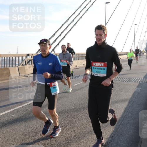 03.10.2025 - Köhlbrandbrückenlauf Yannick Fuchs http://msf.ph/oto/9175805 03.10.2025 08:24:55 Position 1 26, 1368 meine-sportfotos.de
