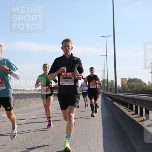 03.10.2025 - Köhlbrandbrückenlauf Yannick Fuchs http://msf.ph/oto/9175816 03.10.2025 11:12:55 Position 3 4155, 4050 meine-sportfotos.de