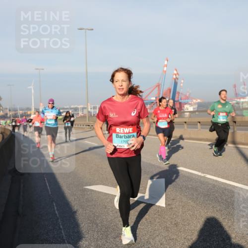 03.10.2025 - Köhlbrandbrückenlauf Yannick Fuchs http://msf.ph/oto/9175830 03.10.2025 08:45:44 Position 2 170 meine-sportfotos.de