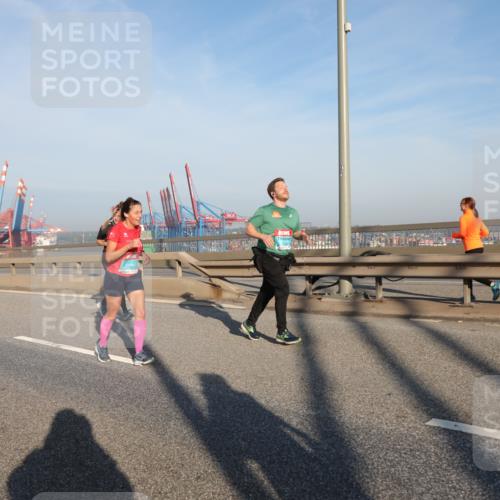 03.10.2025 - Köhlbrandbrückenlauf Yannick Fuchs http://msf.ph/oto/9175844 03.10.2025 08:45:46 Position 2  meine-sportfotos.de