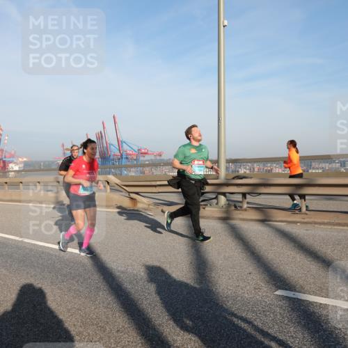 03.10.2025 - Köhlbrandbrückenlauf Yannick Fuchs http://msf.ph/oto/9175847 03.10.2025 08:45:46 Position 2  meine-sportfotos.de