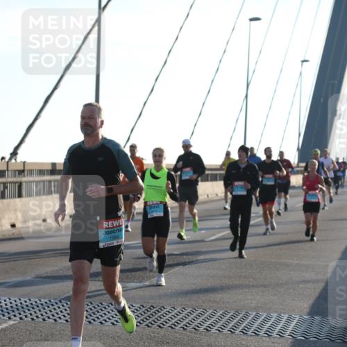03.10.2025 - Köhlbrandbrückenlauf Yannick Fuchs http://msf.ph/oto/9175854 03.10.2025 08:25:00 Position 1 1056 meine-sportfotos.de