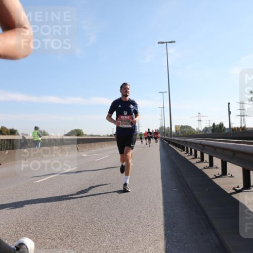 03.10.2025 - Köhlbrandbrückenlauf Yannick Fuchs http://msf.ph/oto/9175858 03.10.2025 11:12:58 Position 3 4104 meine-sportfotos.de