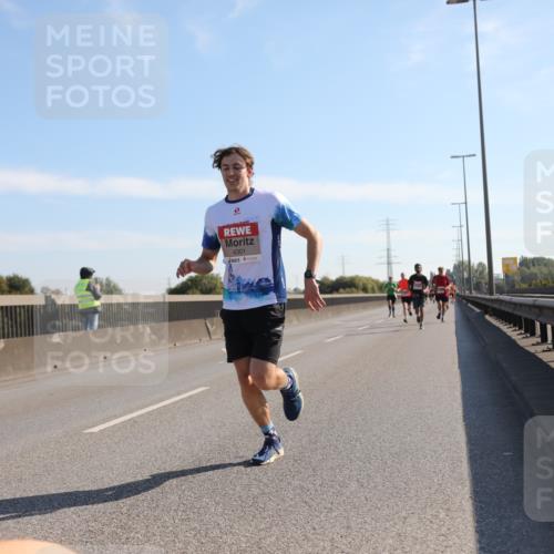 03.10.2025 - Köhlbrandbrückenlauf Yannick Fuchs http://msf.ph/oto/9175862 03.10.2025 11:12:59 Position 3 4301 meine-sportfotos.de