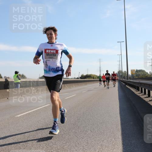 03.10.2025 - Köhlbrandbrückenlauf Yannick Fuchs http://msf.ph/oto/9175865 03.10.2025 11:12:59 Position 3 4301 meine-sportfotos.de