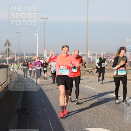03.10.2025 - Köhlbrandbrückenlauf Yannick Fuchs http://msf.ph/oto/9175866 03.10.2025 08:45:48 Position 2 3210 meine-sportfotos.de