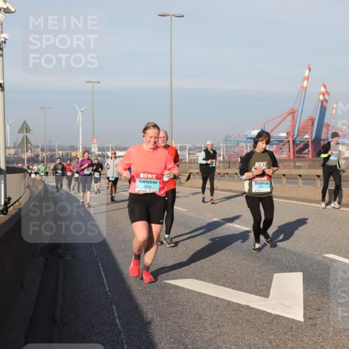 03.10.2025 - Köhlbrandbrückenlauf Yannick Fuchs http://msf.ph/oto/9175873 03.10.2025 08:45:48 Position 2 3210, 2471 meine-sportfotos.de