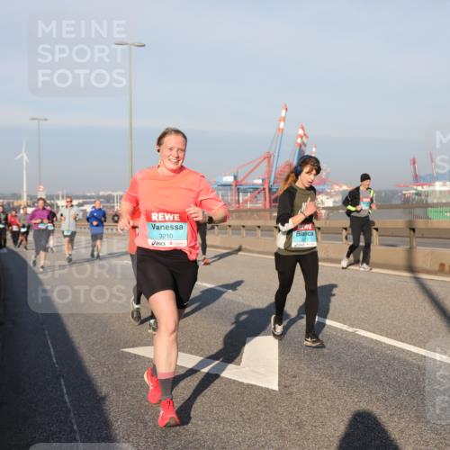 03.10.2025 - Köhlbrandbrückenlauf Yannick Fuchs http://msf.ph/oto/9175887 03.10.2025 08:45:49 Position 2 3210 meine-sportfotos.de