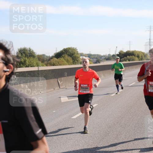 03.10.2025 - Köhlbrandbrückenlauf Yannick Fuchs http://msf.ph/oto/9175891 03.10.2025 11:13:04 Position 3 4043, 5765, 4142 meine-sportfotos.de