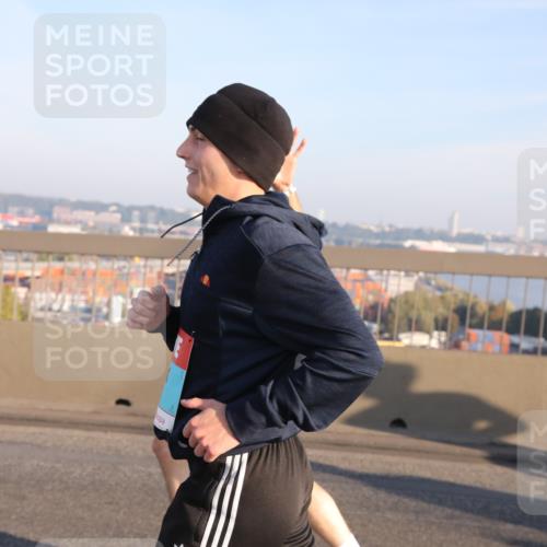 03.10.2025 - Köhlbrandbrückenlauf Yannick Fuchs http://msf.ph/oto/9175896 03.10.2025 08:25:04 Position 1  meine-sportfotos.de