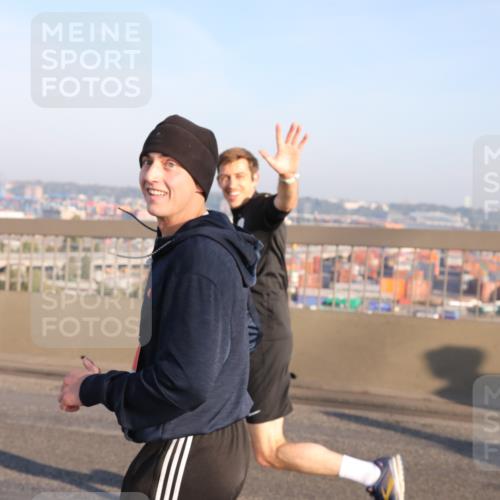03.10.2025 - Köhlbrandbrückenlauf Yannick Fuchs http://msf.ph/oto/9175901 03.10.2025 08:25:05 Position 1  meine-sportfotos.de