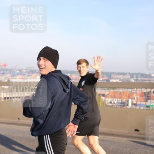 03.10.2025 - Köhlbrandbrückenlauf Yannick Fuchs http://msf.ph/oto/9175903 03.10.2025 08:25:05 Position 1  meine-sportfotos.de