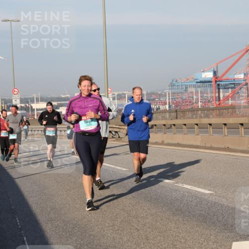 03.10.2025 - Köhlbrandbrückenlauf Yannick Fuchs http://msf.ph/oto/9175925 03.10.2025 08:45:52 Position 2  meine-sportfotos.de
