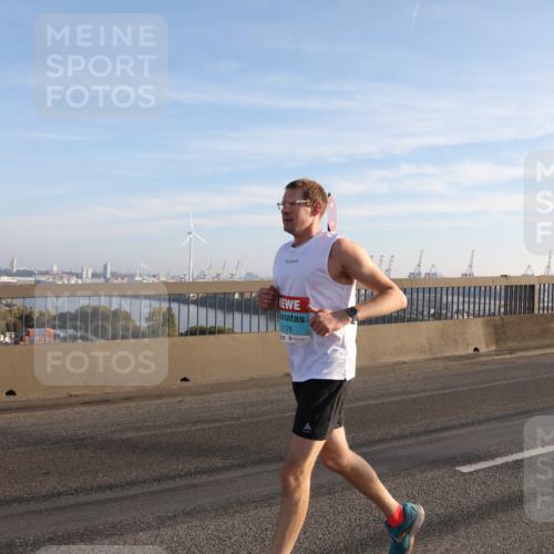 03.10.2025 - Köhlbrandbrückenlauf Yannick Fuchs http://msf.ph/oto/9175926 03.10.2025 08:25:10 Position 1 1176 meine-sportfotos.de