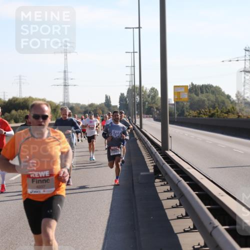 03.10.2025 - Köhlbrandbrückenlauf Yannick Fuchs http://msf.ph/oto/9175932 03.10.2025 11:13:13 Position 3 4037 meine-sportfotos.de