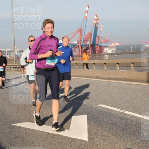 03.10.2025 - Köhlbrandbrückenlauf Yannick Fuchs http://msf.ph/oto/9175940 03.10.2025 08:45:54 Position 2 1444 meine-sportfotos.de