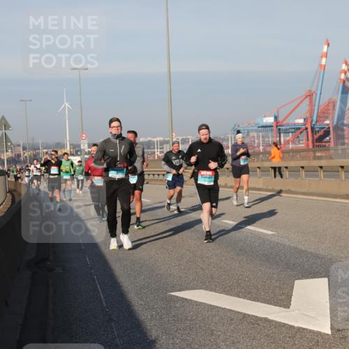 03.10.2025 - Köhlbrandbrückenlauf Yannick Fuchs http://msf.ph/oto/9175960 03.10.2025 08:45:56 Position 2  meine-sportfotos.de