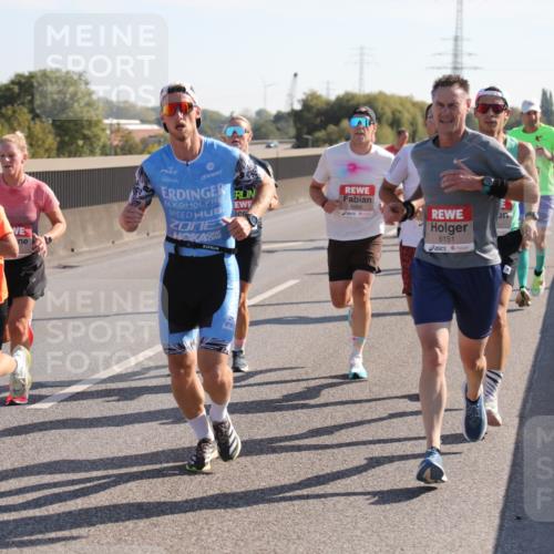 03.10.2025 - Köhlbrandbrückenlauf Yannick Fuchs http://msf.ph/oto/9175974 03.10.2025 11:13:18 Position 3 4041, 55, 5966, 6151 meine-sportfotos.de