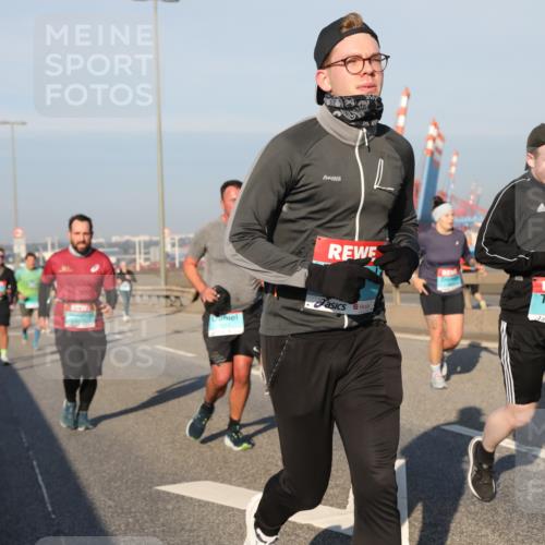 03.10.2025 - Köhlbrandbrückenlauf Yannick Fuchs http://msf.ph/oto/9175983 03.10.2025 08:45:59 Position 2 3515 meine-sportfotos.de