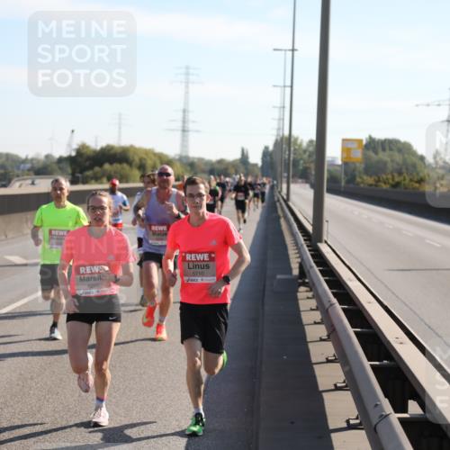 03.10.2025 - Köhlbrandbrückenlauf Yannick Fuchs http://msf.ph/oto/9175995 03.10.2025 11:13:21 Position 3 6200, 5710 meine-sportfotos.de