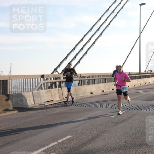 03.10.2025 - Köhlbrandbrückenlauf Yannick Fuchs http://msf.ph/oto/9175999 03.10.2025 08:25:19 Position 1  meine-sportfotos.de