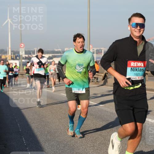 03.10.2025 - Köhlbrandbrückenlauf Yannick Fuchs http://msf.ph/oto/9176027 03.10.2025 08:46:03 Position 2 1362, 1621 meine-sportfotos.de