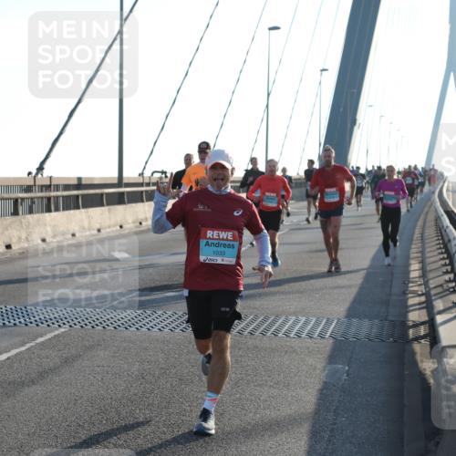 03.10.2025 - Köhlbrandbrückenlauf Yannick Fuchs http://msf.ph/oto/9176033 03.10.2025 08:25:21 Position 1 1033 meine-sportfotos.de