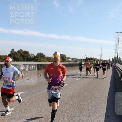 03.10.2025 - Köhlbrandbrückenlauf Yannick Fuchs http://msf.ph/oto/9176038 03.10.2025 11:13:26 Position 3 12, 195, 42, 19, 42, 4029 meine-sportfotos.de