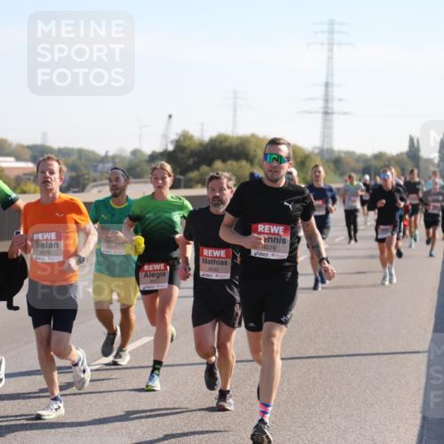 03.10.2025 - Köhlbrandbrückenlauf Yannick Fuchs http://msf.ph/oto/9176047 03.10.2025 11:13:28 Position 3 4078, 4042, 4079, 6621 meine-sportfotos.de