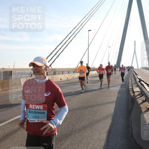 03.10.2025 - Köhlbrandbrückenlauf Yannick Fuchs http://msf.ph/oto/9176048 03.10.2025 08:25:23 Position 1 1033 meine-sportfotos.de