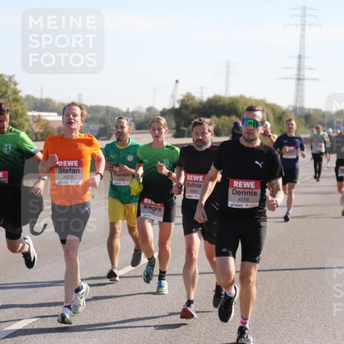 03.10.2025 - Köhlbrandbrückenlauf Yannick Fuchs http://msf.ph/oto/9176050 03.10.2025 11:13:28 Position 3 4078, 4102, 4042, 4079 meine-sportfotos.de