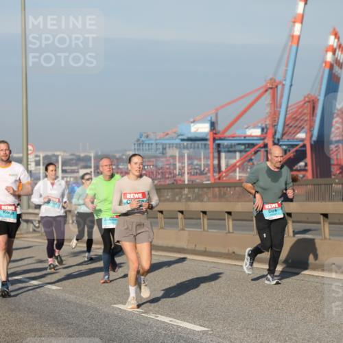 03.10.2025 - Köhlbrandbrückenlauf Yannick Fuchs http://msf.ph/oto/9176080 03.10.2025 08:46:10 Position 2  meine-sportfotos.de