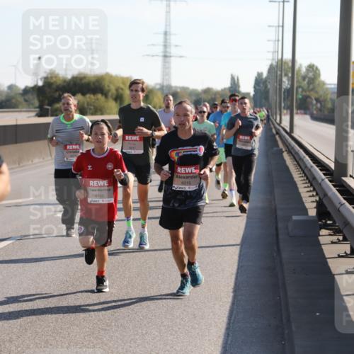 03.10.2025 - Köhlbrandbrückenlauf Yannick Fuchs http://msf.ph/oto/9176082 03.10.2025 11:13:34 Position 3 7, 4150, 6817, 6015 meine-sportfotos.de