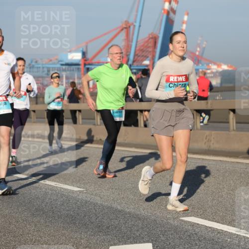 03.10.2025 - Köhlbrandbrückenlauf Yannick Fuchs http://msf.ph/oto/9176085 03.10.2025 08:46:11 Position 2 3345, 1802, 2799 meine-sportfotos.de