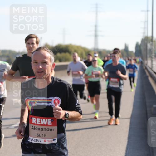 03.10.2025 - Köhlbrandbrückenlauf Yannick Fuchs http://msf.ph/oto/9176087 03.10.2025 11:13:36 Position 3 6015 meine-sportfotos.de