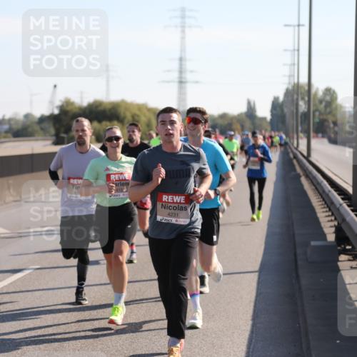 03.10.2025 - Köhlbrandbrückenlauf Yannick Fuchs http://msf.ph/oto/9176091 03.10.2025 11:13:37 Position 3 4129, 41, 4231 meine-sportfotos.de