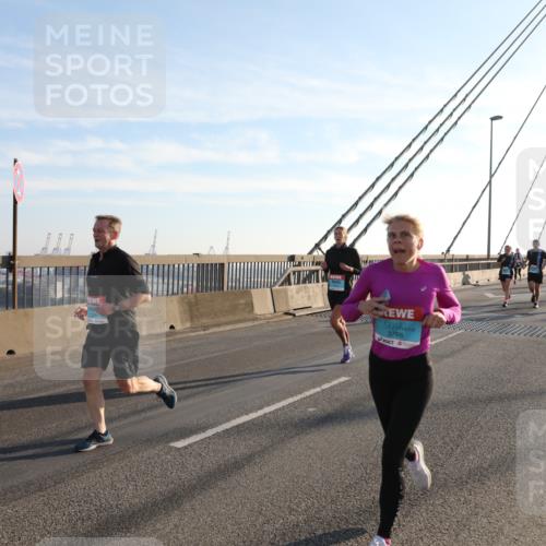 03.10.2025 - Köhlbrandbrückenlauf Yannick Fuchs http://msf.ph/oto/9176097 03.10.2025 08:25:27 Position 1 3766 meine-sportfotos.de