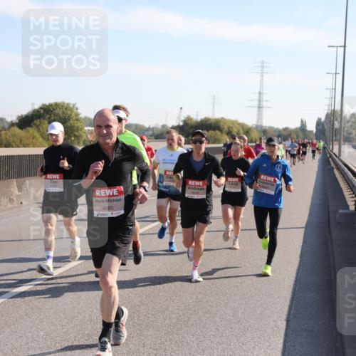03.10.2025 - Köhlbrandbrückenlauf Yannick Fuchs http://msf.ph/oto/9176111 03.10.2025 11:13:41 Position 3 6518, 4080, 5669 meine-sportfotos.de