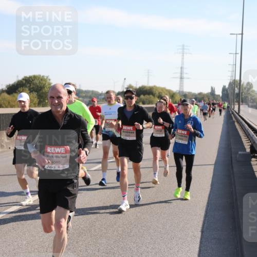 03.10.2025 - Köhlbrandbrückenlauf Yannick Fuchs http://msf.ph/oto/9176114 03.10.2025 11:13:41 Position 3 4080, 5669, 6520 meine-sportfotos.de