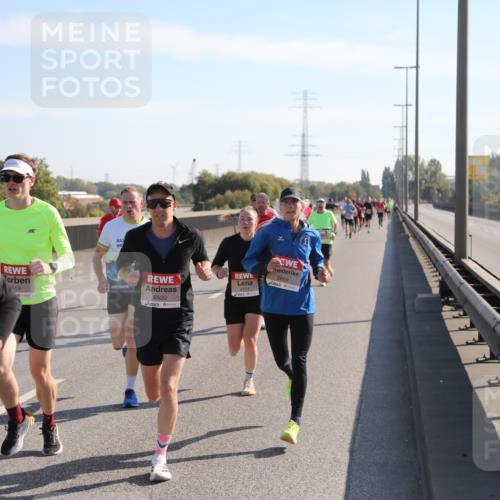 03.10.2025 - Köhlbrandbrückenlauf Yannick Fuchs http://msf.ph/oto/9176117 03.10.2025 11:13:42 Position 3 4080, 519, 4111, 6520, 5669 meine-sportfotos.de