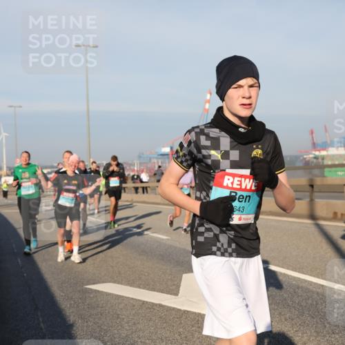 03.10.2025 - Köhlbrandbrückenlauf Yannick Fuchs http://msf.ph/oto/9176121 03.10.2025 08:46:16 Position 2 643 meine-sportfotos.de