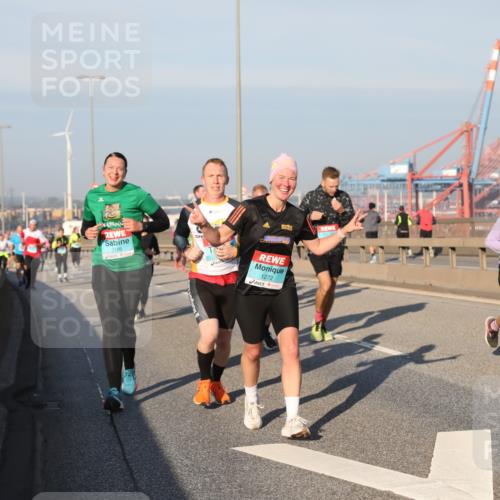 03.10.2025 - Köhlbrandbrückenlauf Yannick Fuchs http://msf.ph/oto/9176124 03.10.2025 08:46:16 Position 2 3186, 1272 meine-sportfotos.de