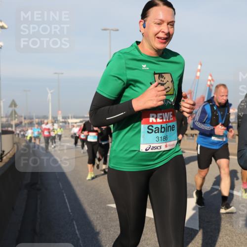 03.10.2025 - Köhlbrandbrückenlauf Yannick Fuchs http://msf.ph/oto/9176151 03.10.2025 08:46:19 Position 2 3186 meine-sportfotos.de