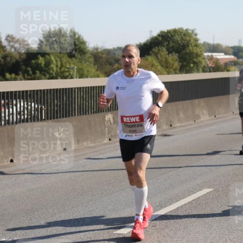 03.10.2025 - Köhlbrandbrückenlauf Yannick Fuchs http://msf.ph/oto/9176161 03.10.2025 11:13:47 Position 3 4046, 6408 meine-sportfotos.de