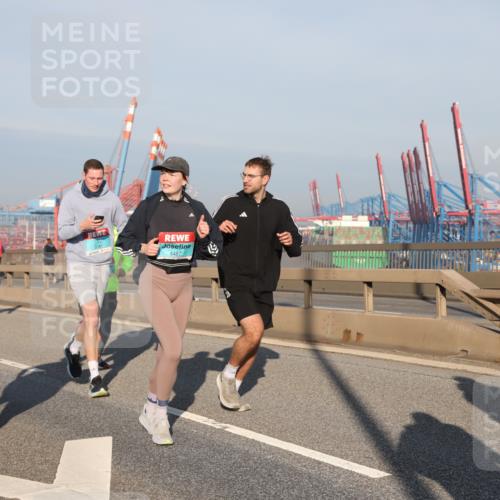 03.10.2025 - Köhlbrandbrückenlauf Yannick Fuchs http://msf.ph/oto/9176165 03.10.2025 08:46:20 Position 2 1627, 3781, 1487 meine-sportfotos.de