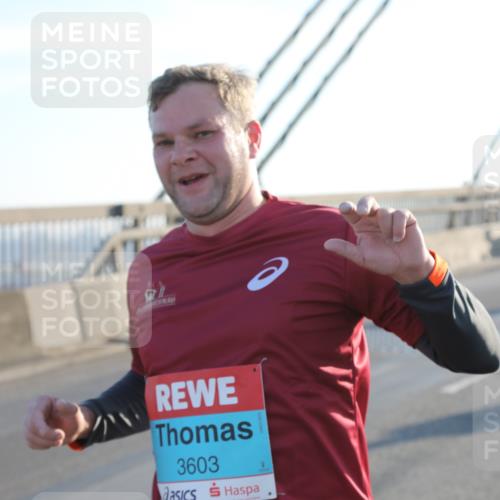 03.10.2025 - Köhlbrandbrückenlauf Yannick Fuchs http://msf.ph/oto/9176179 03.10.2025 08:25:35 Position 1 3603 meine-sportfotos.de