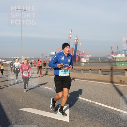 03.10.2025 - Köhlbrandbrückenlauf Yannick Fuchs http://msf.ph/oto/9176198 03.10.2025 08:46:23 Position 2 33, 1952 meine-sportfotos.de