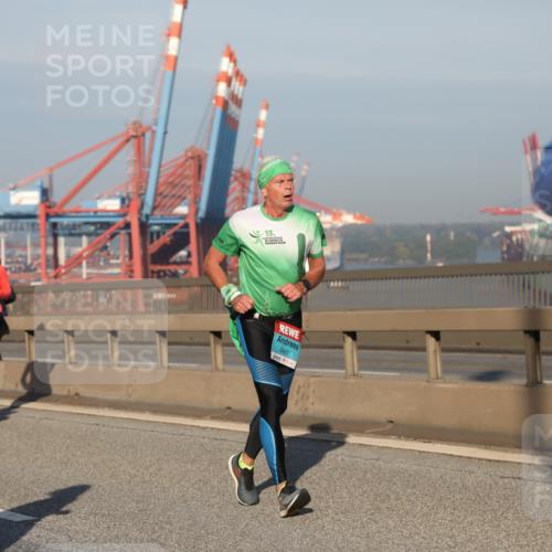 03.10.2025 - Köhlbrandbrückenlauf Yannick Fuchs http://msf.ph/oto/9176199 03.10.2025 08:46:24 Position 2 1515, 15, 3461 meine-sportfotos.de
